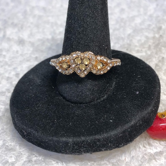 Cute heart shaped ring in topaz and white colored rhinestone NWOT - Picture 7 of 12